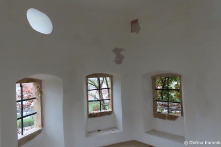 Obnovljena oba grajska stolpiča na Zapricah (6)